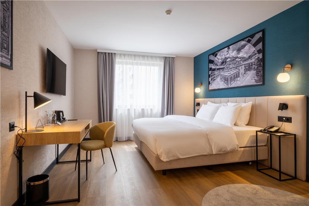 метрополитън 4*