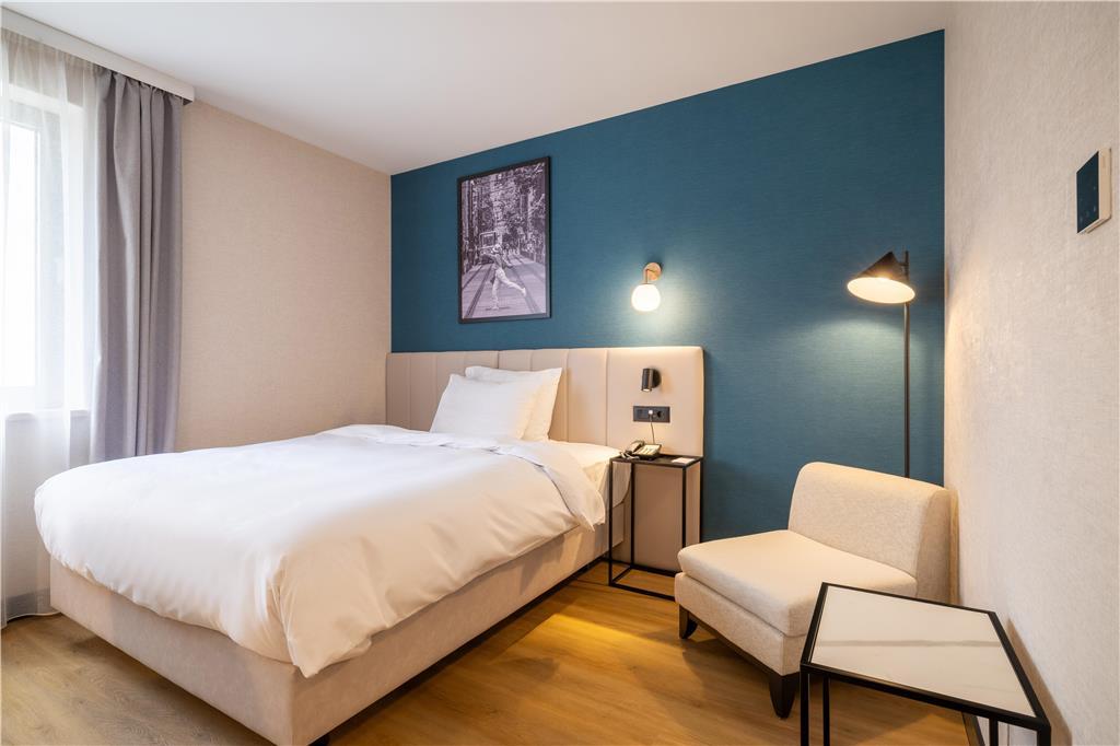 Хотел метрополитън 4*